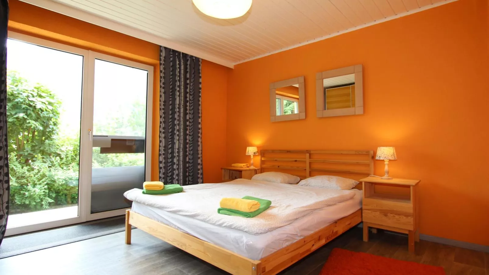 Yannsa-Bedroom