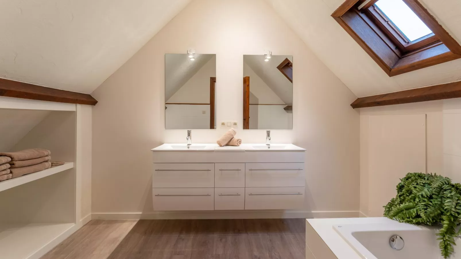 De Lange Dreve-Bathroom