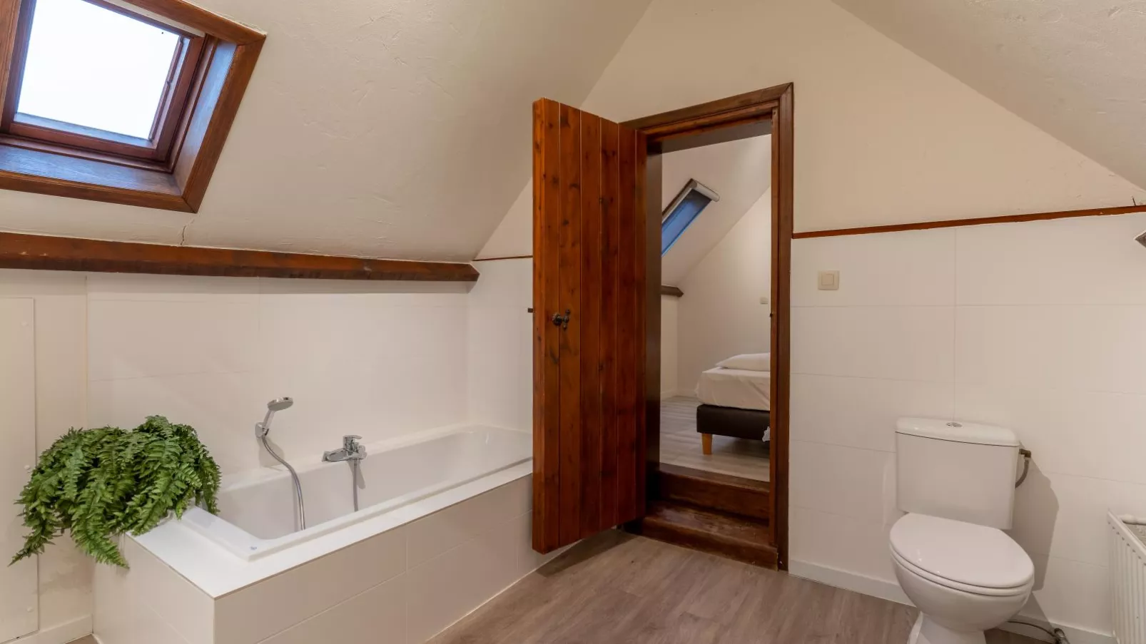 De Lange Dreve-Bathroom