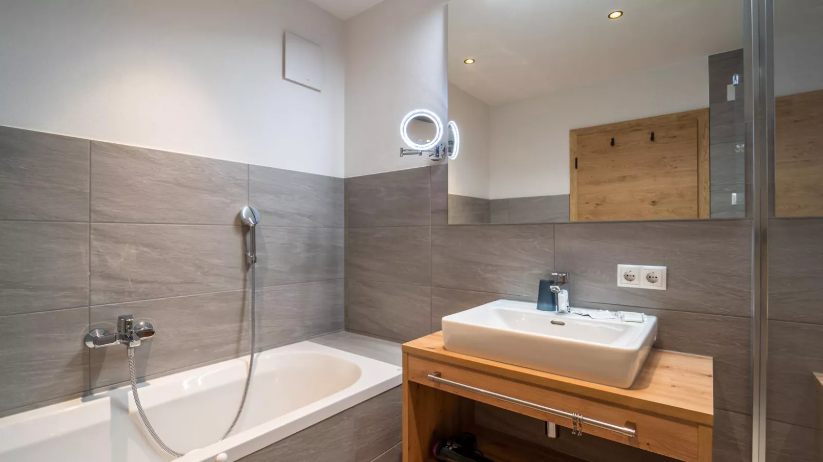 Chalet Pettneu am Arlberg  - Top 1-Bathroom