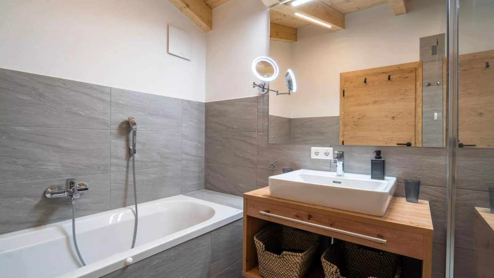 Chalet Pettneu am Arlberg - Top 3-Bathroom