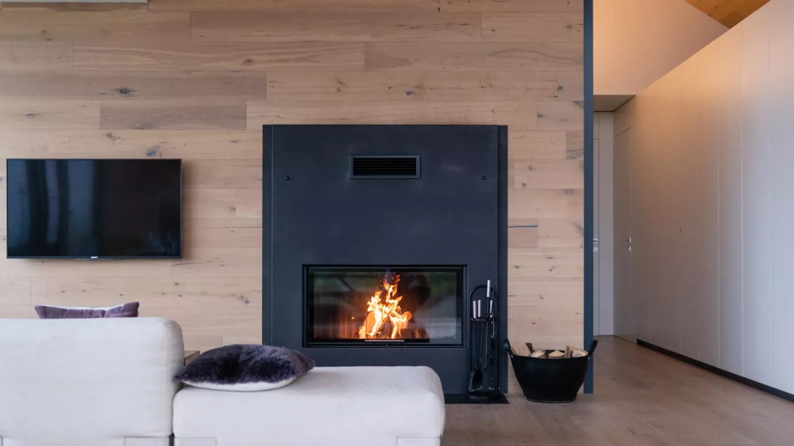 Lakan Lodge-Living room
