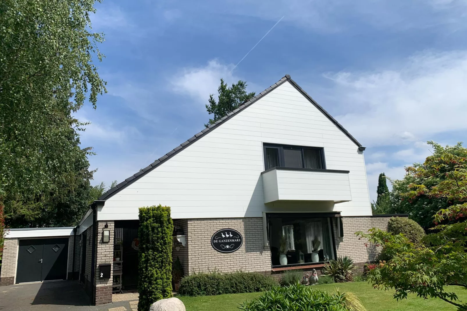 Ganzenmars-Exterior summer