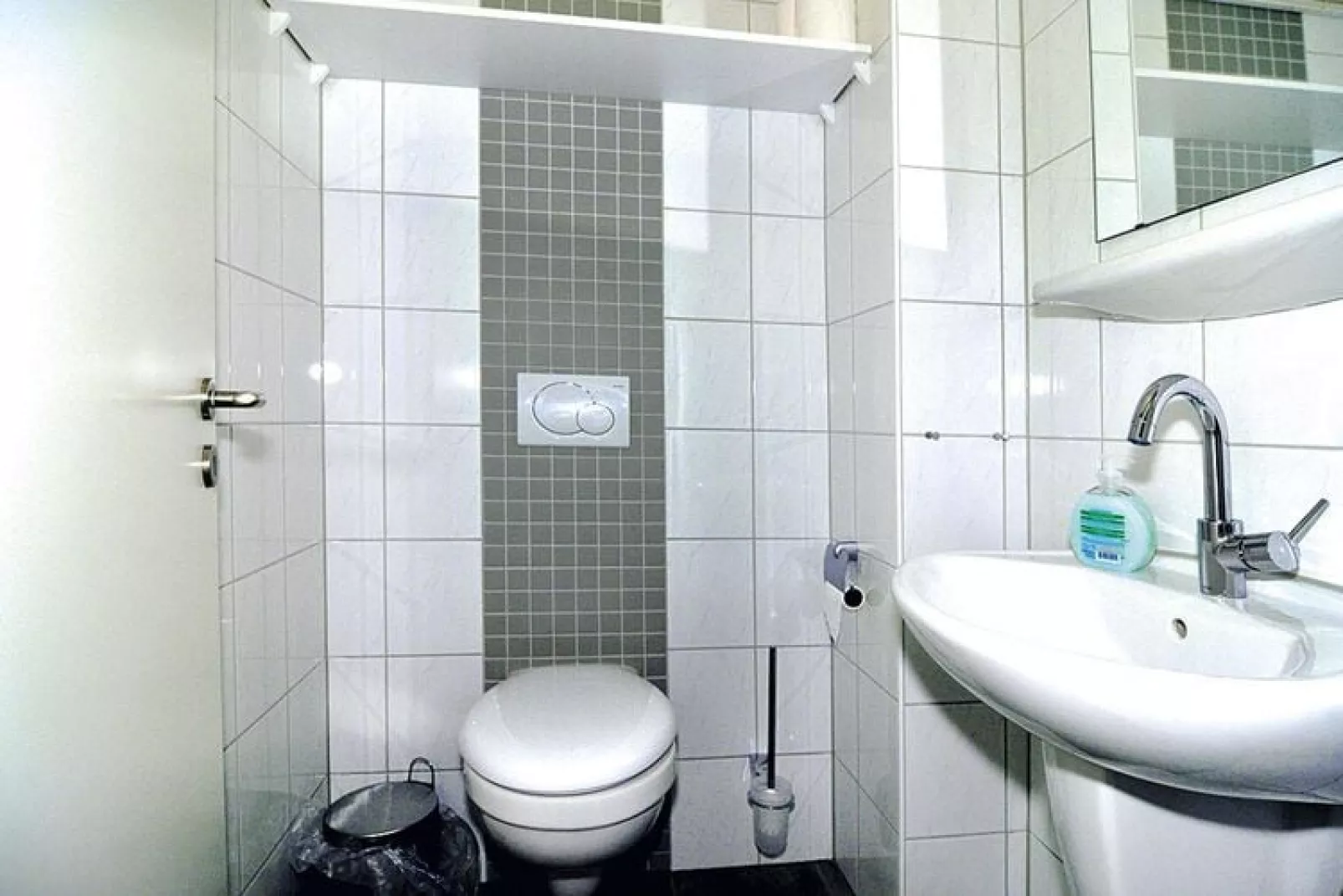 Kleiner Steert 11 a-Bathroom