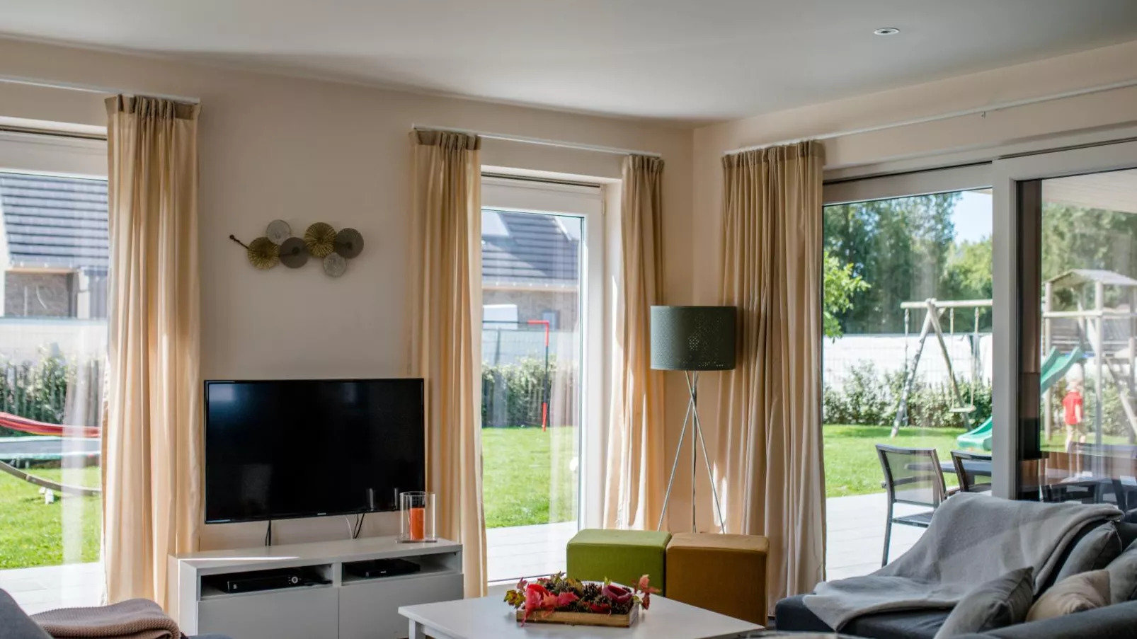 Coq au lit-Living room