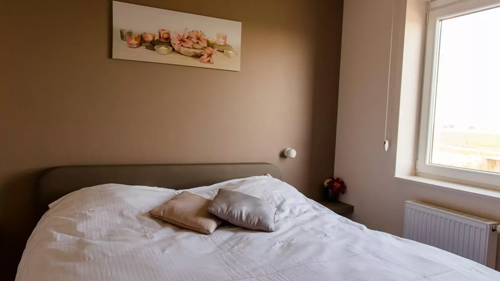 Coq au lit-Bedroom