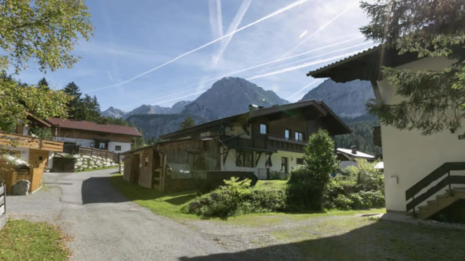 Kirschbaum 1-Exterior summer
