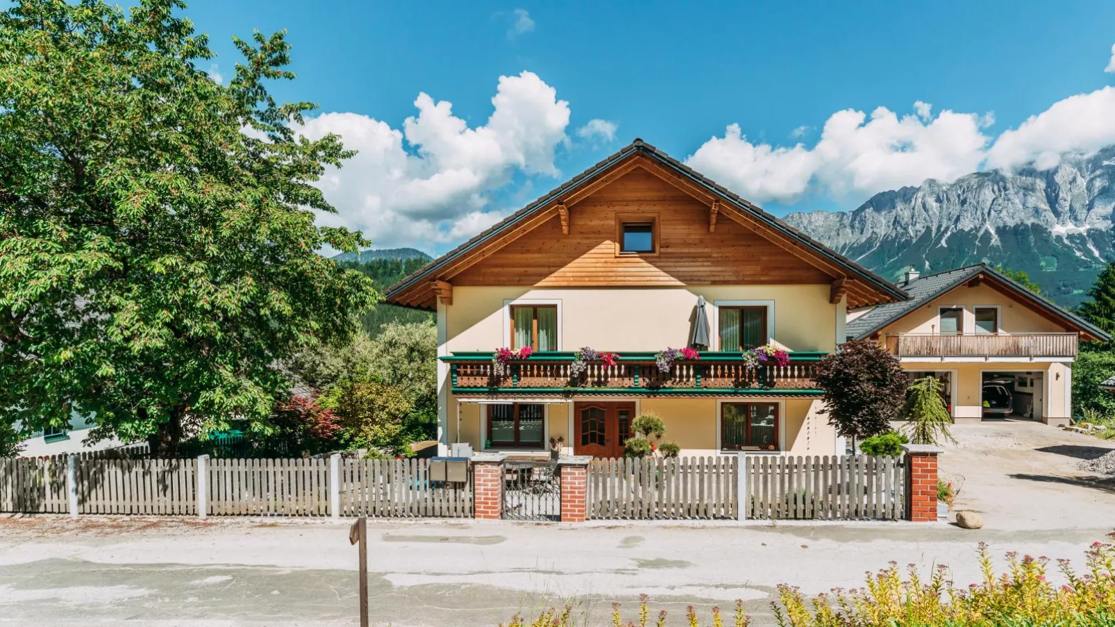 Vesna S Home-Exterior summer