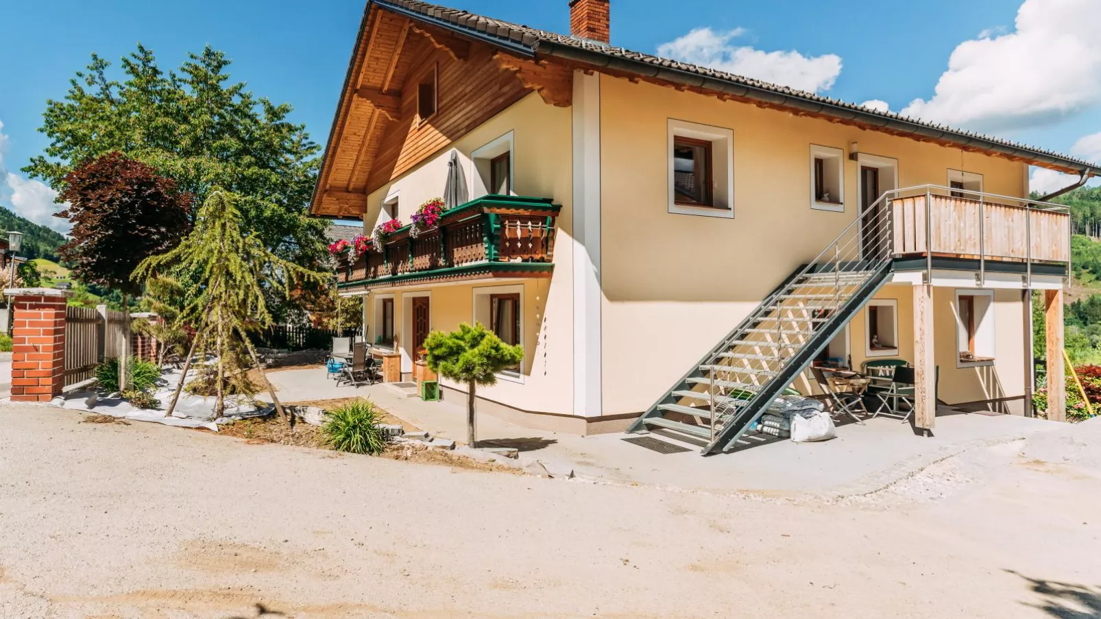 Vesna S Home-Exterior summer