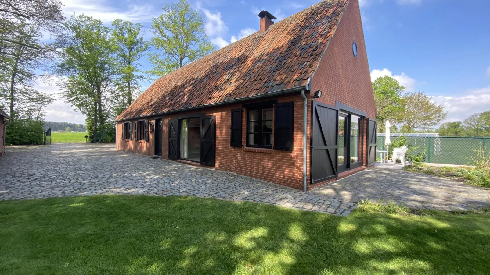 Drieskenshoeve-Exterior summer