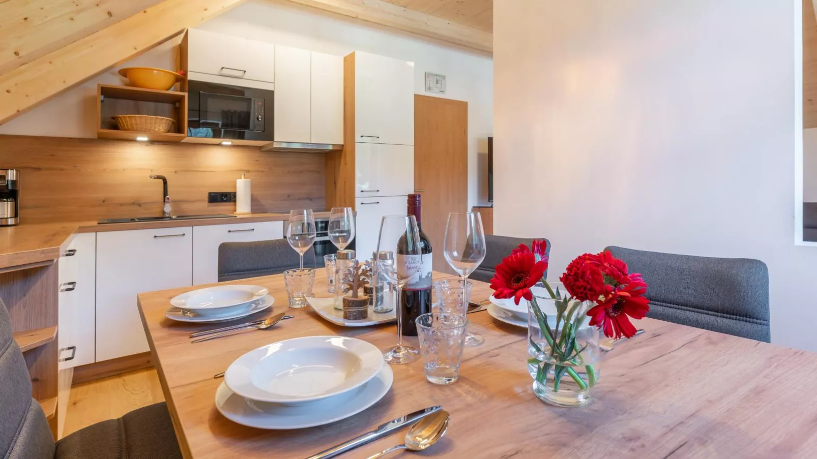 Apart Heidi-Dining room