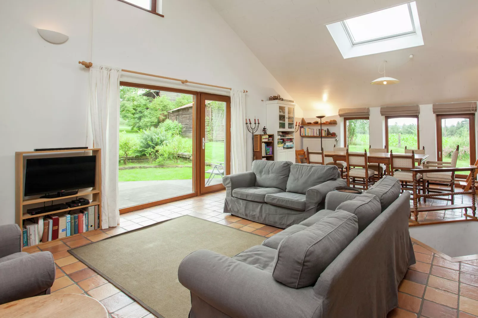 Li Saboti-Living room