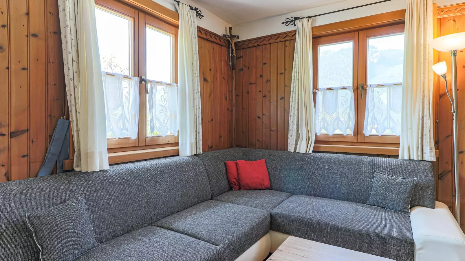 Feilgrub 2-Living room