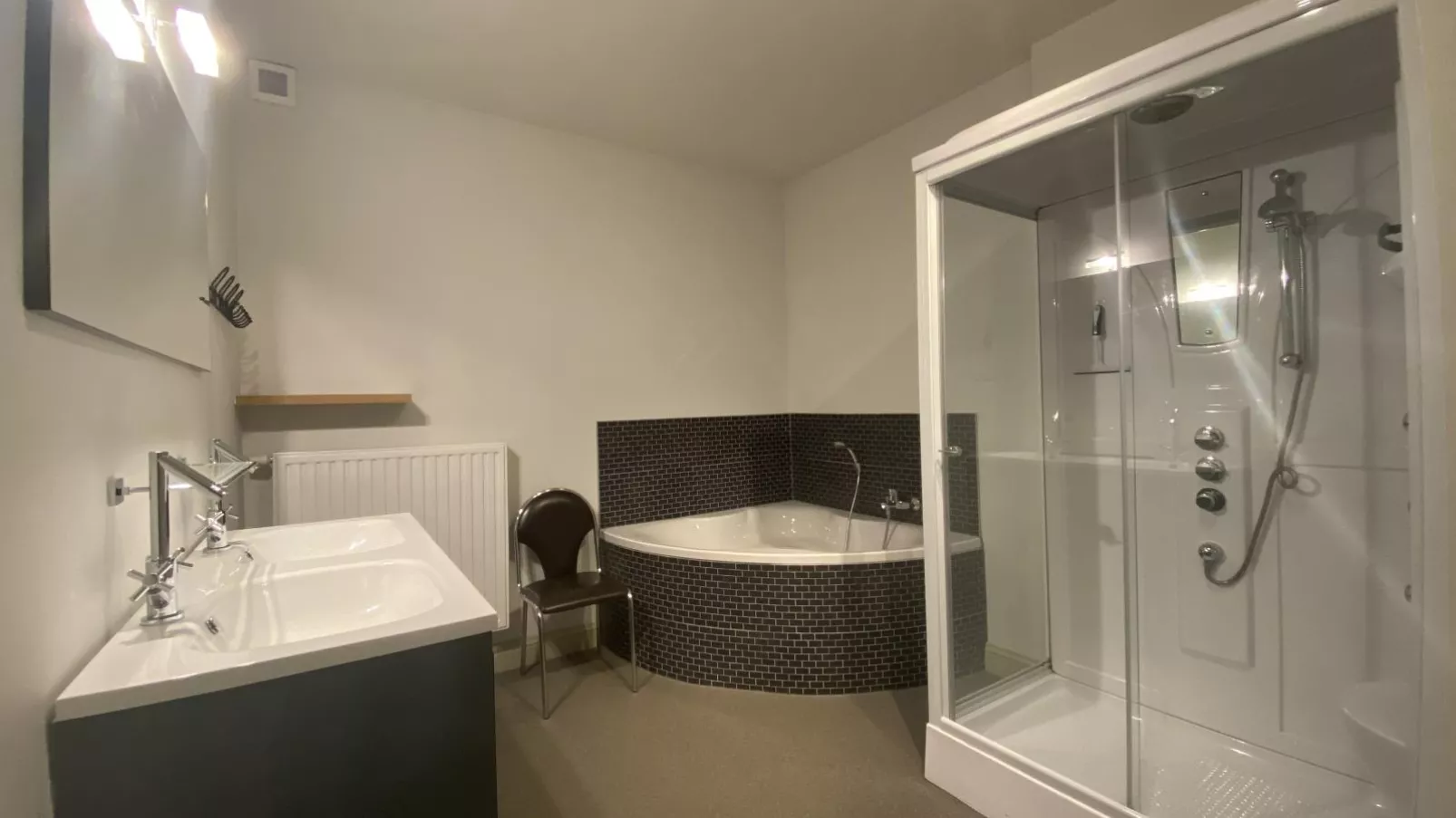 Secretarishuis-Bathroom