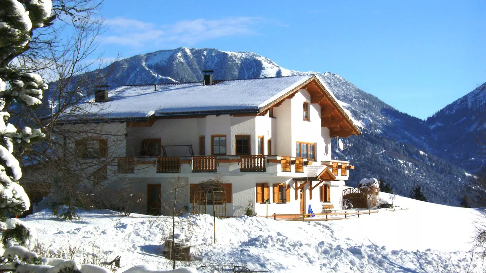 Susanne-Exterior winter