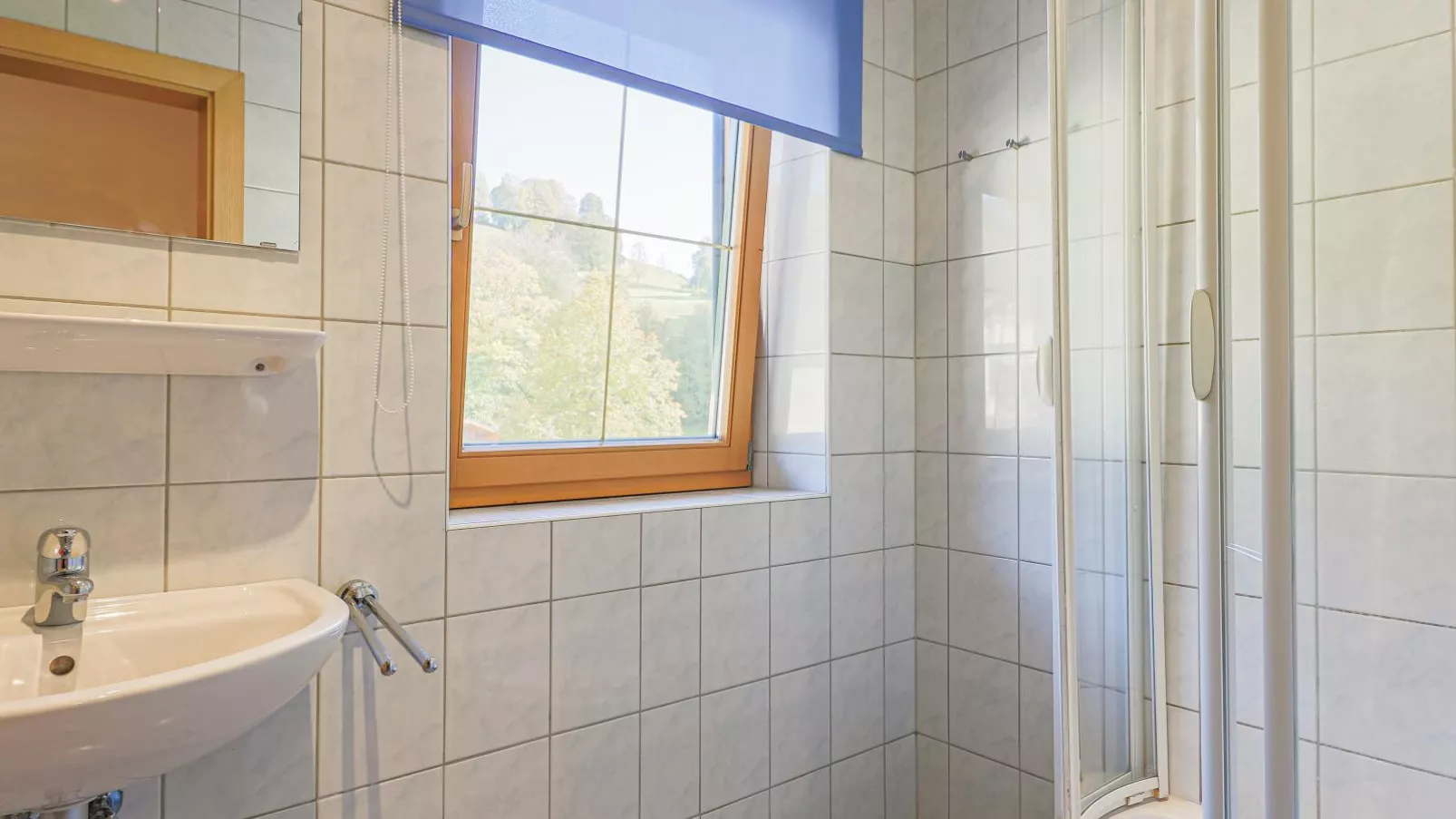 Ivonne-Bathroom