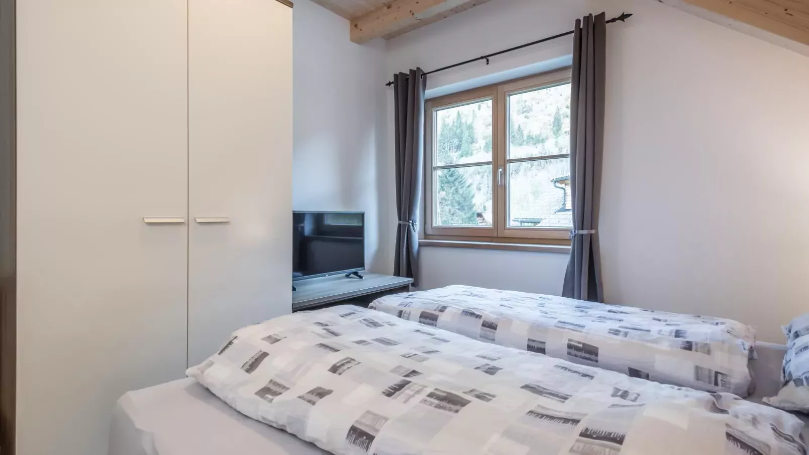 Ebersberger-Bedroom