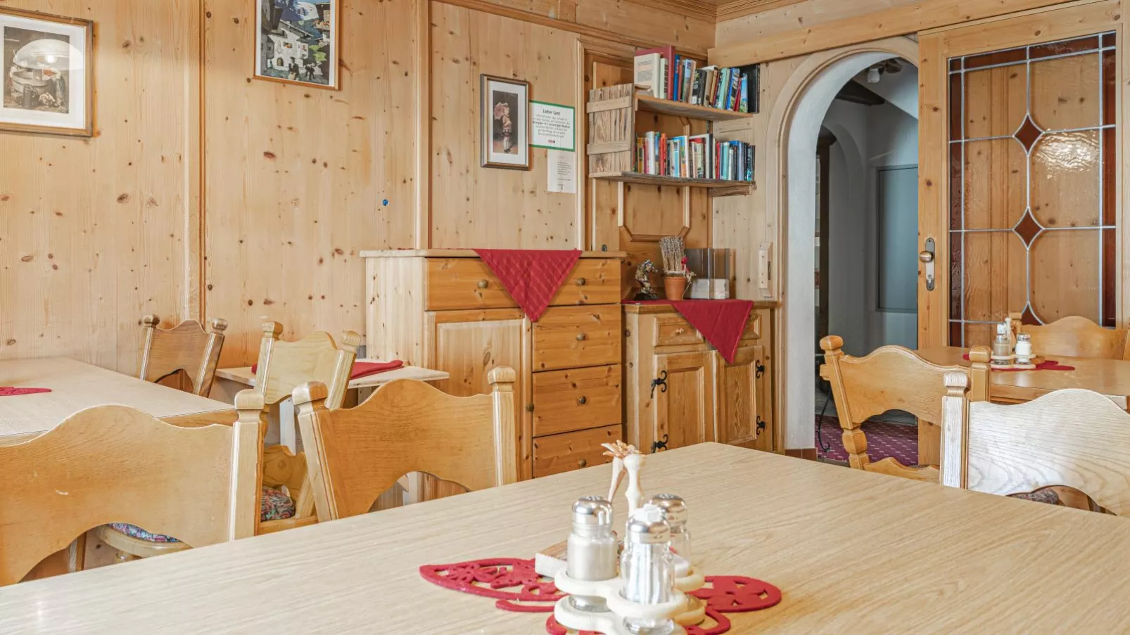 Maria Rose XXL-Dining room