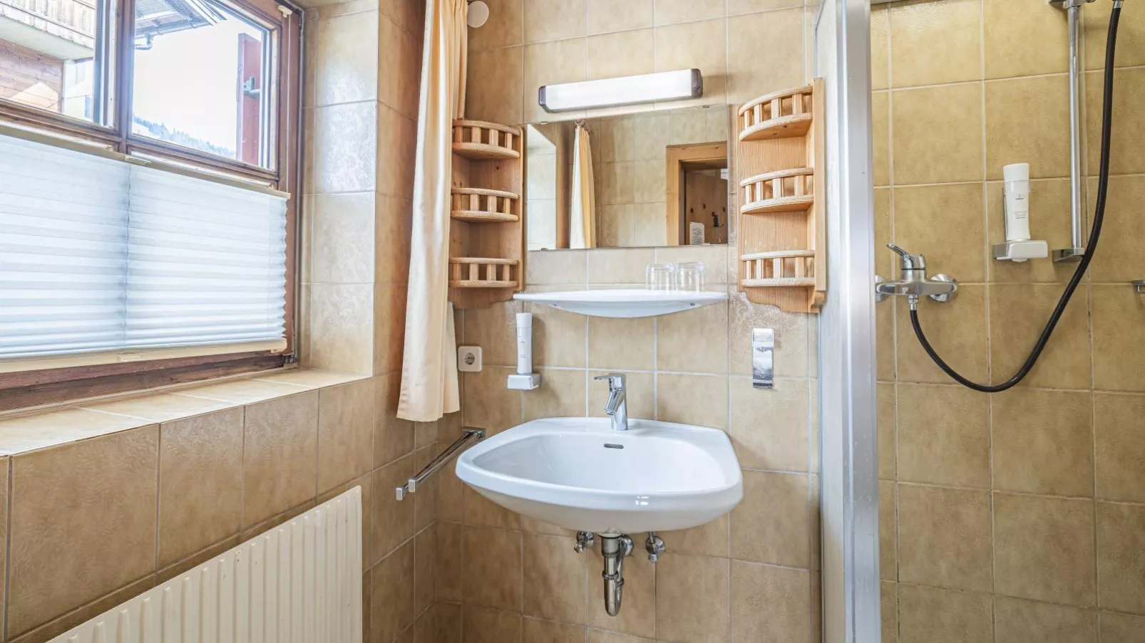 Maria Rose XXL-Bathroom