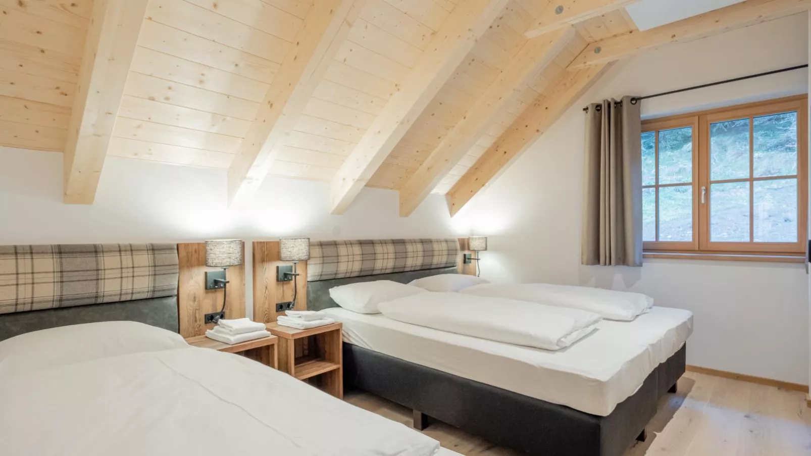 Ahorn Mountainlodge-Bedroom