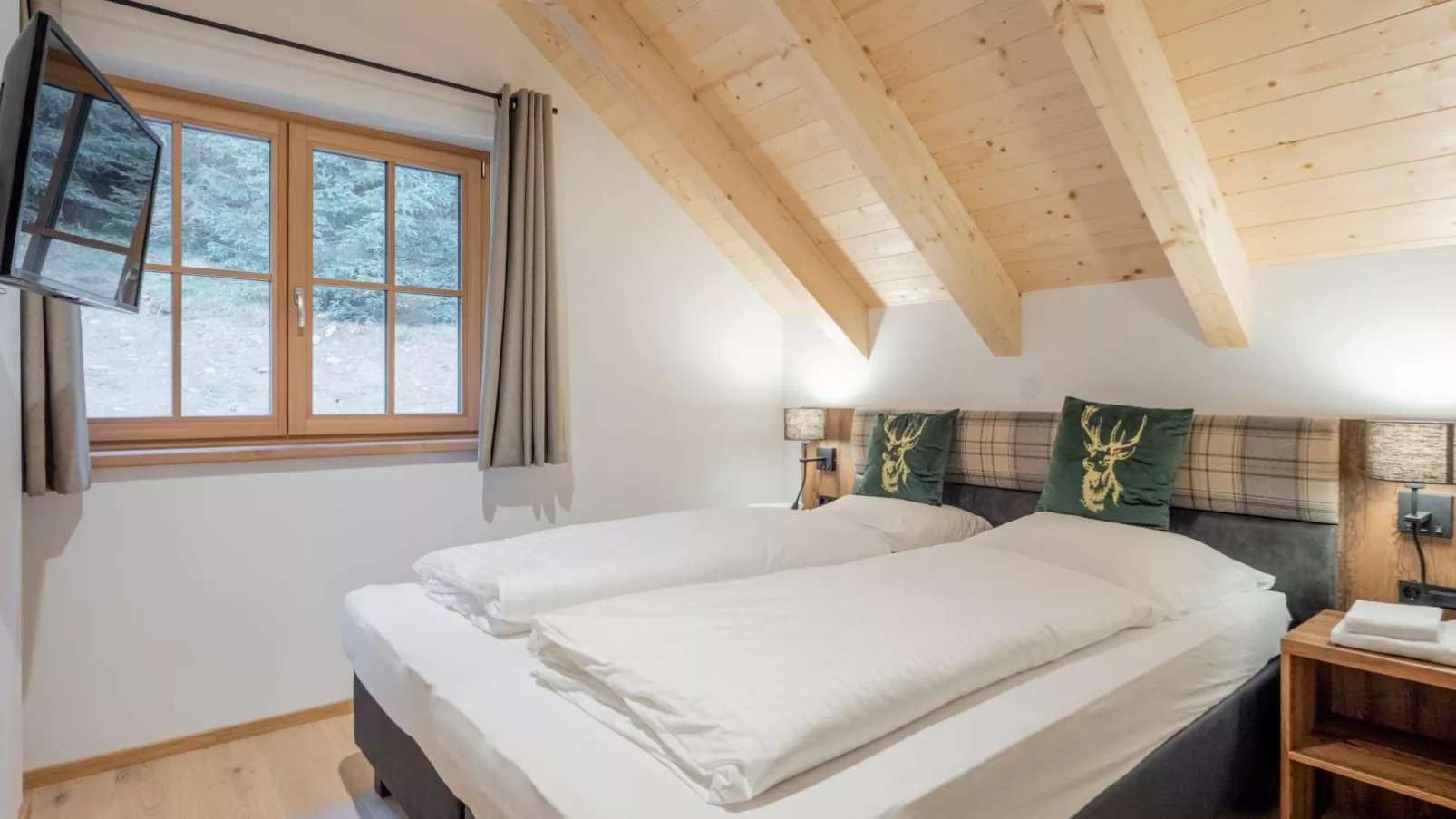 Ahorn Mountainlodge-Bedroom