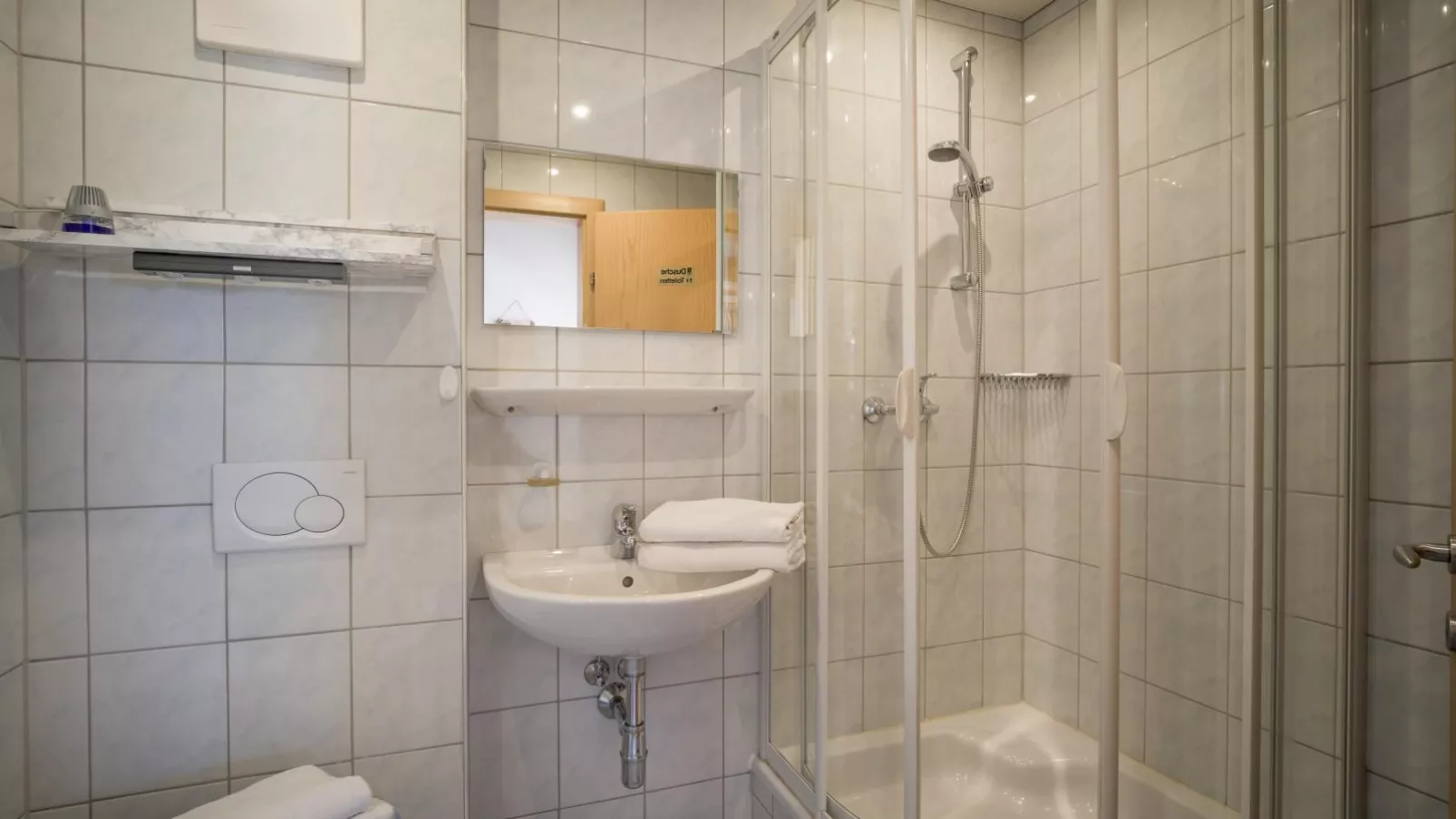 Apartment Erich Brixen-Bathroom