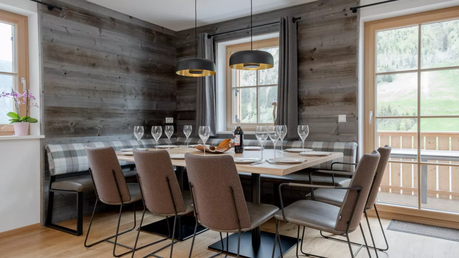 Vita Montagna-Dining room