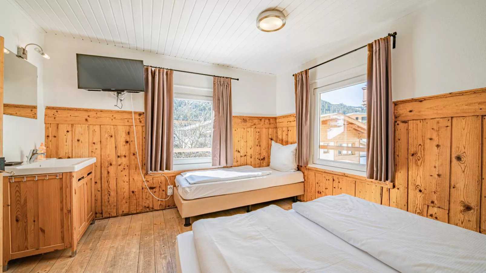 Chalet Kirchberg L-Bedroom