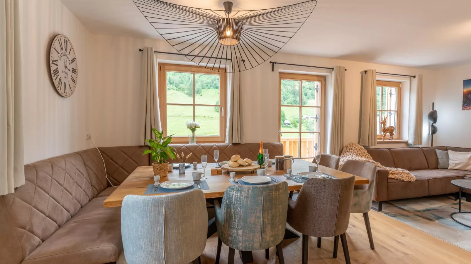 Haus Ganbei-Dining room