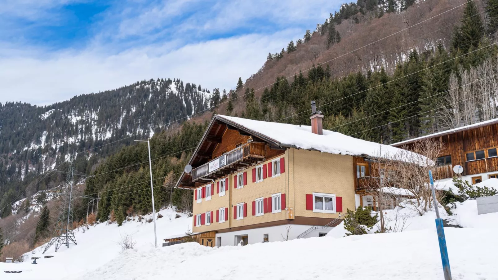 Gästehaus Walch I-Exterior winter