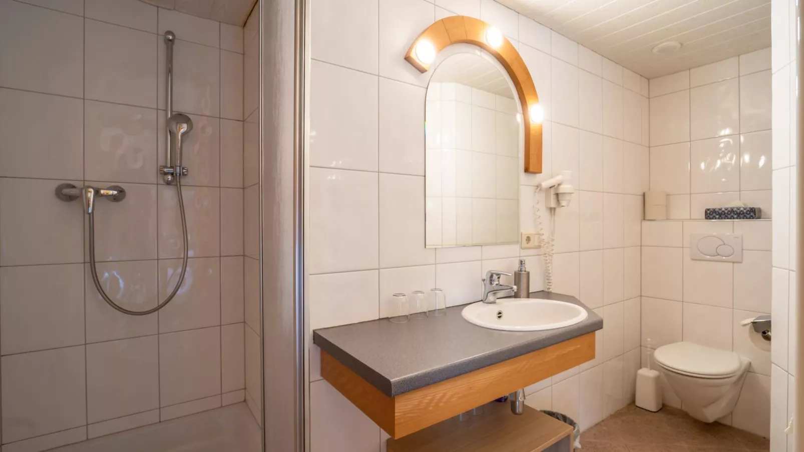Gästehaus Walch II-Bathroom