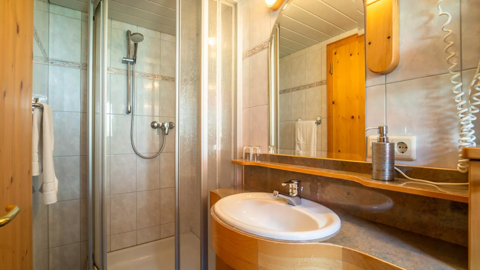 Gästehaus Walch II-Bathroom