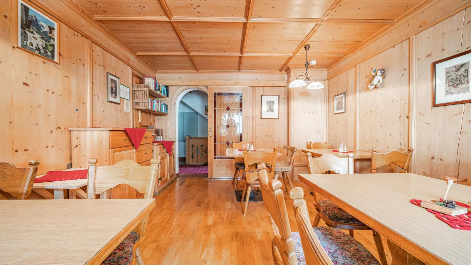Maria Rose XL-Dining room