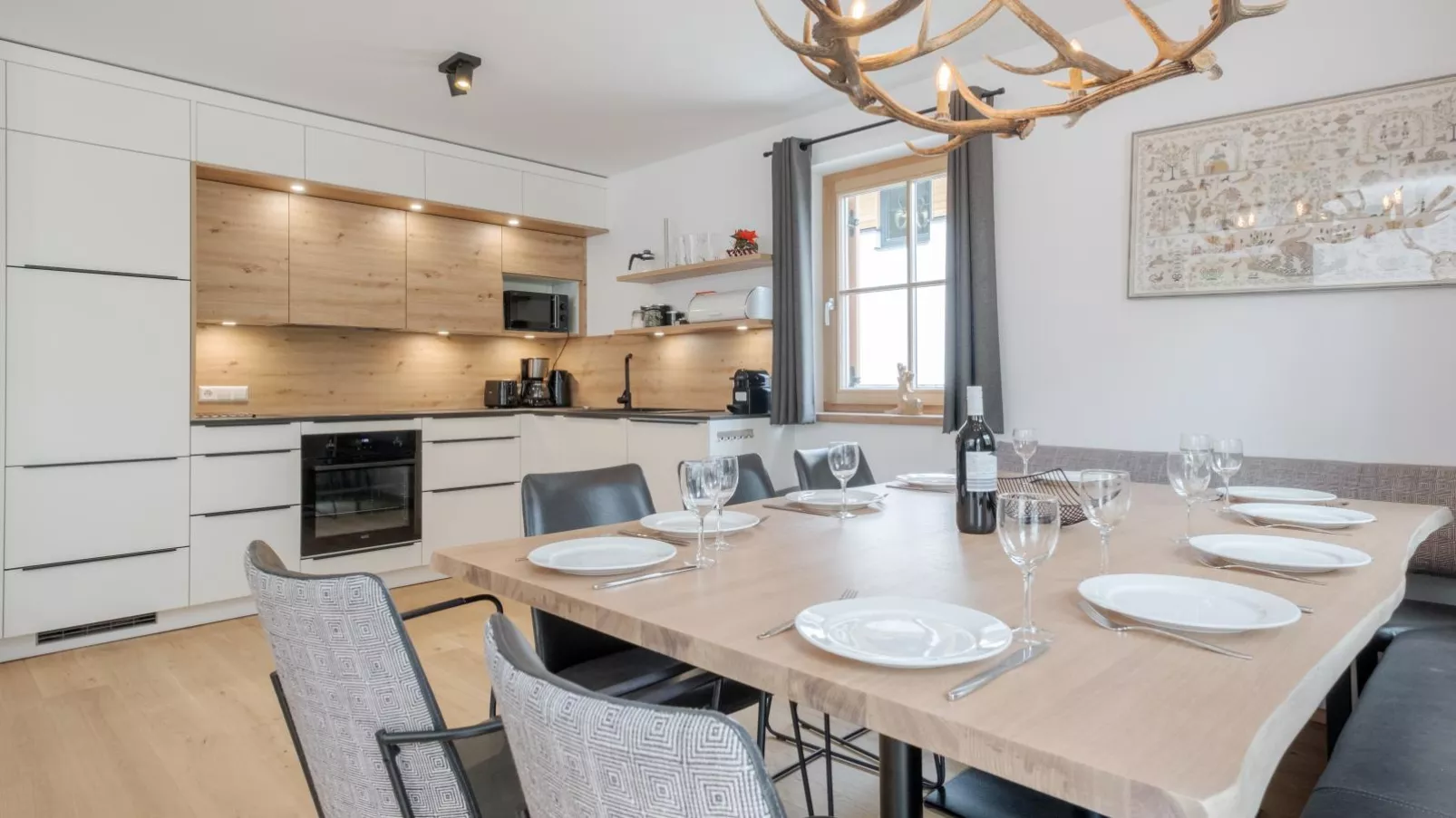 Haus am Wald-Dining room
