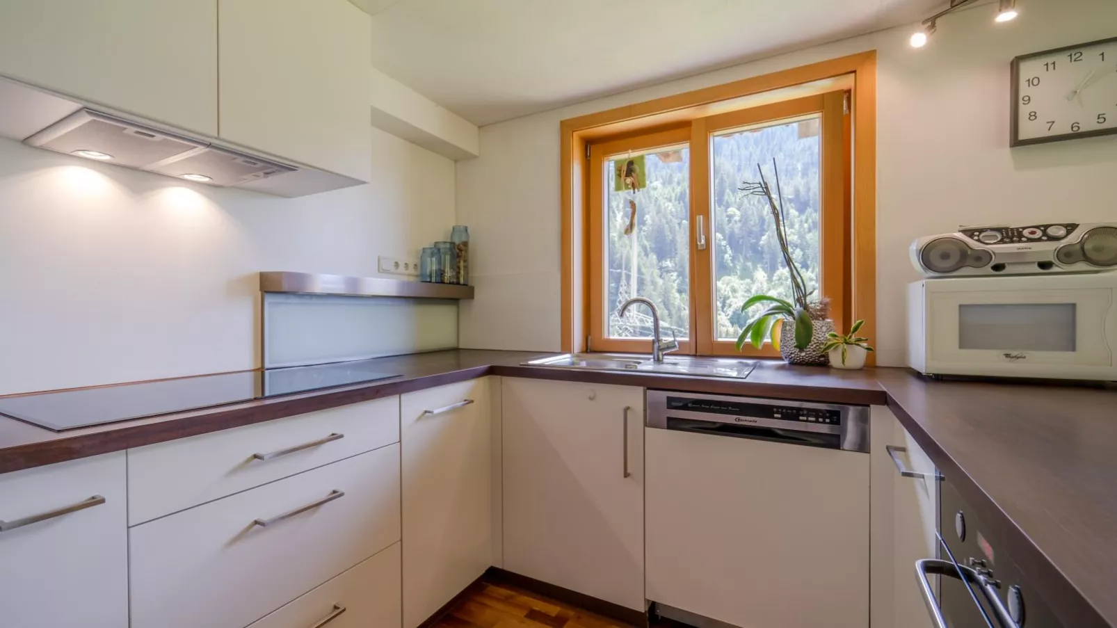 Gästehaus Walch III-Kitchen