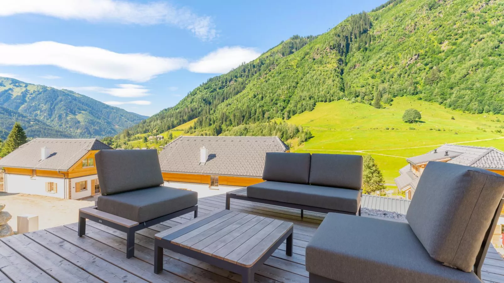 Chalet Hirschblick-Terrace balcony