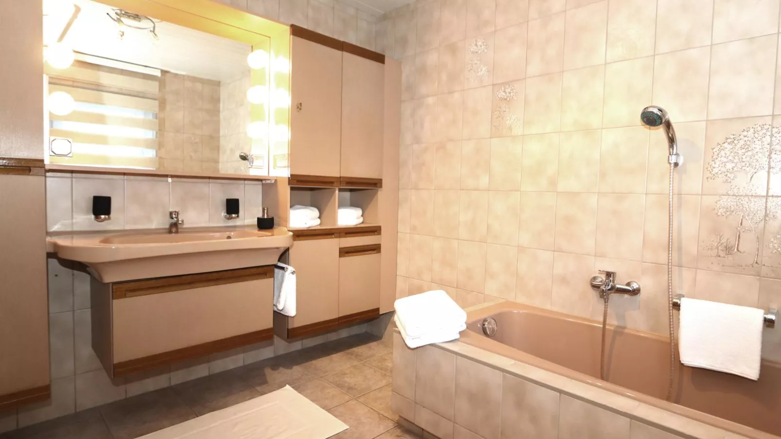 Haus Andrea-Bathroom