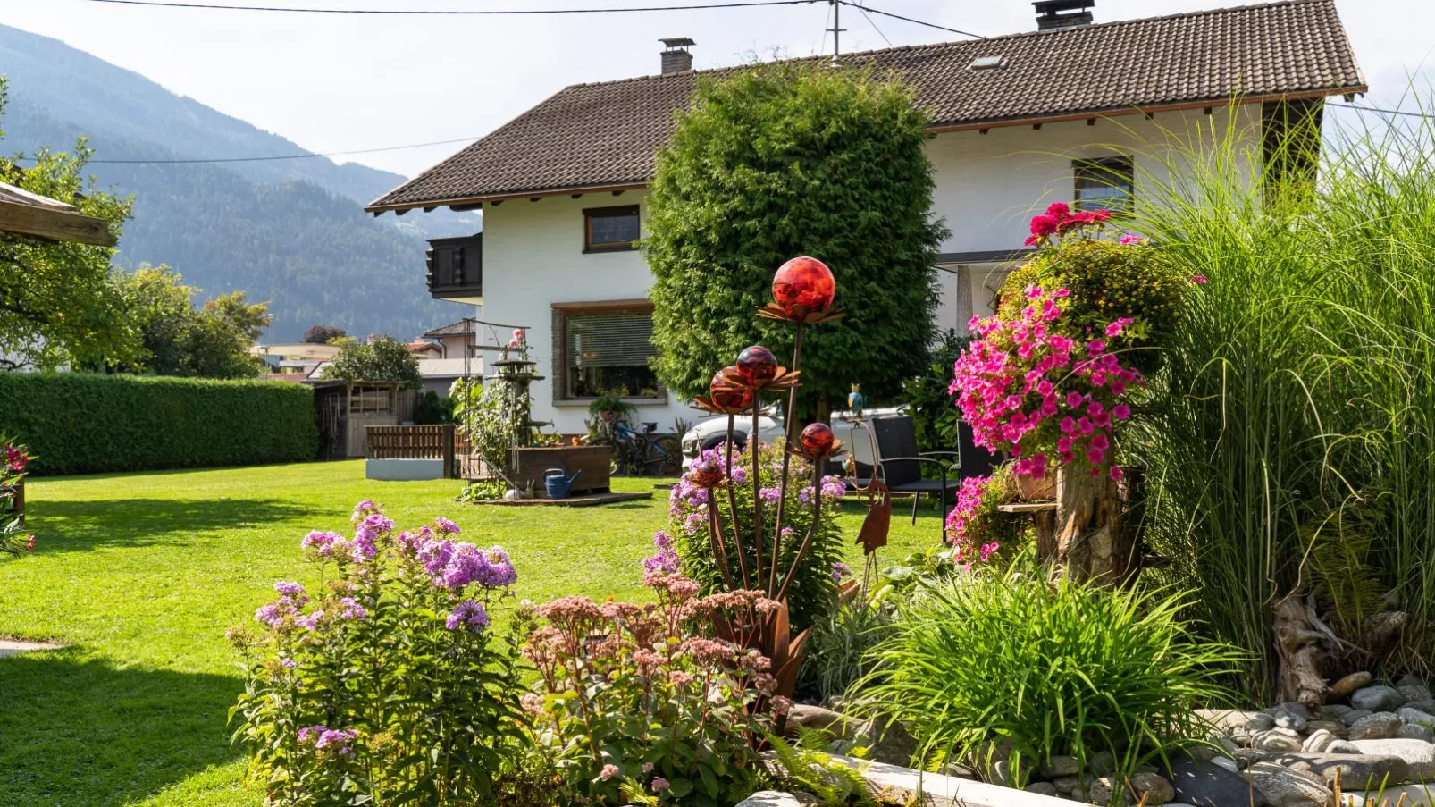 Haus Wammes-Gardens summer