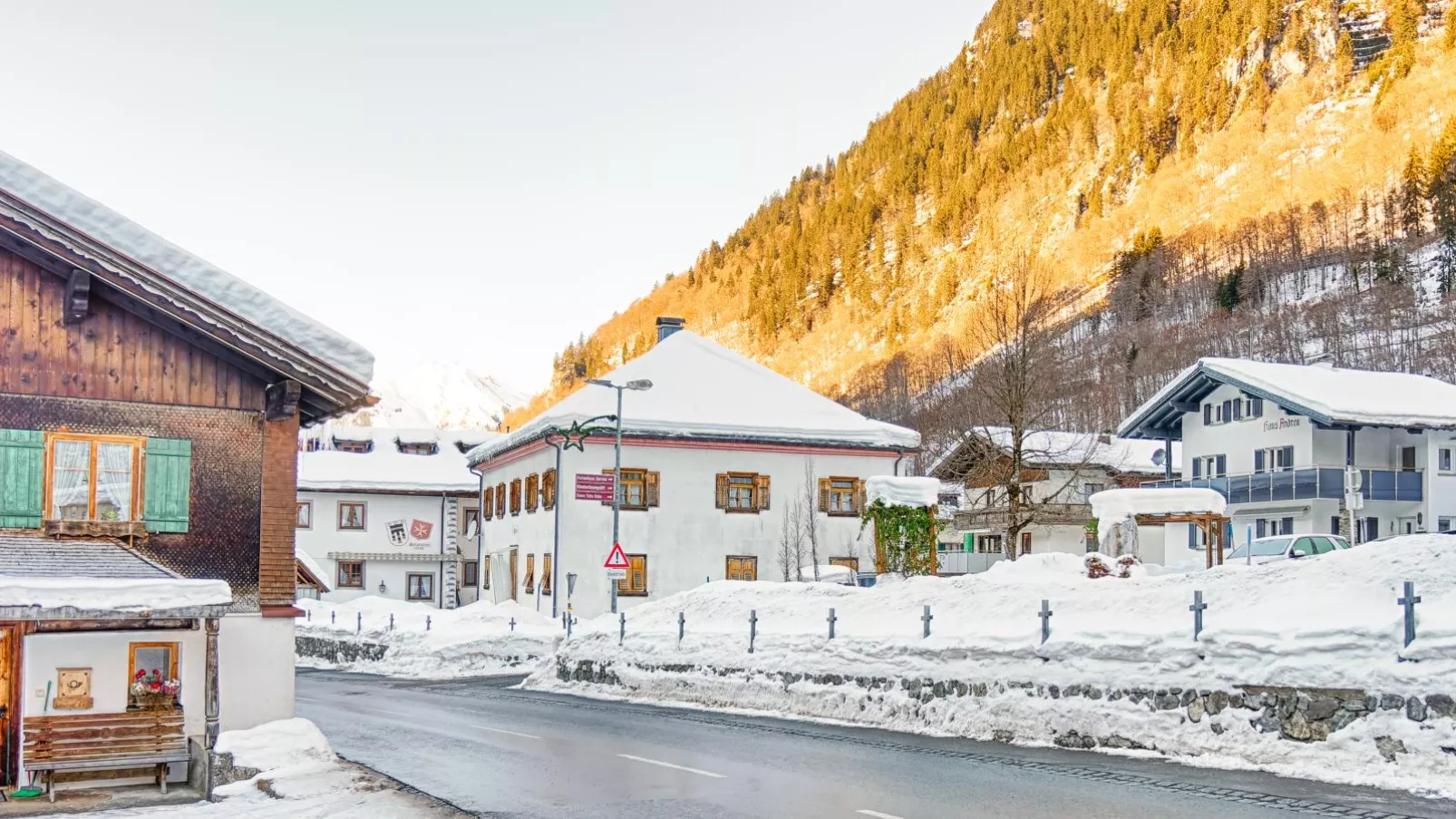 Haus Andrea-Exterior winter