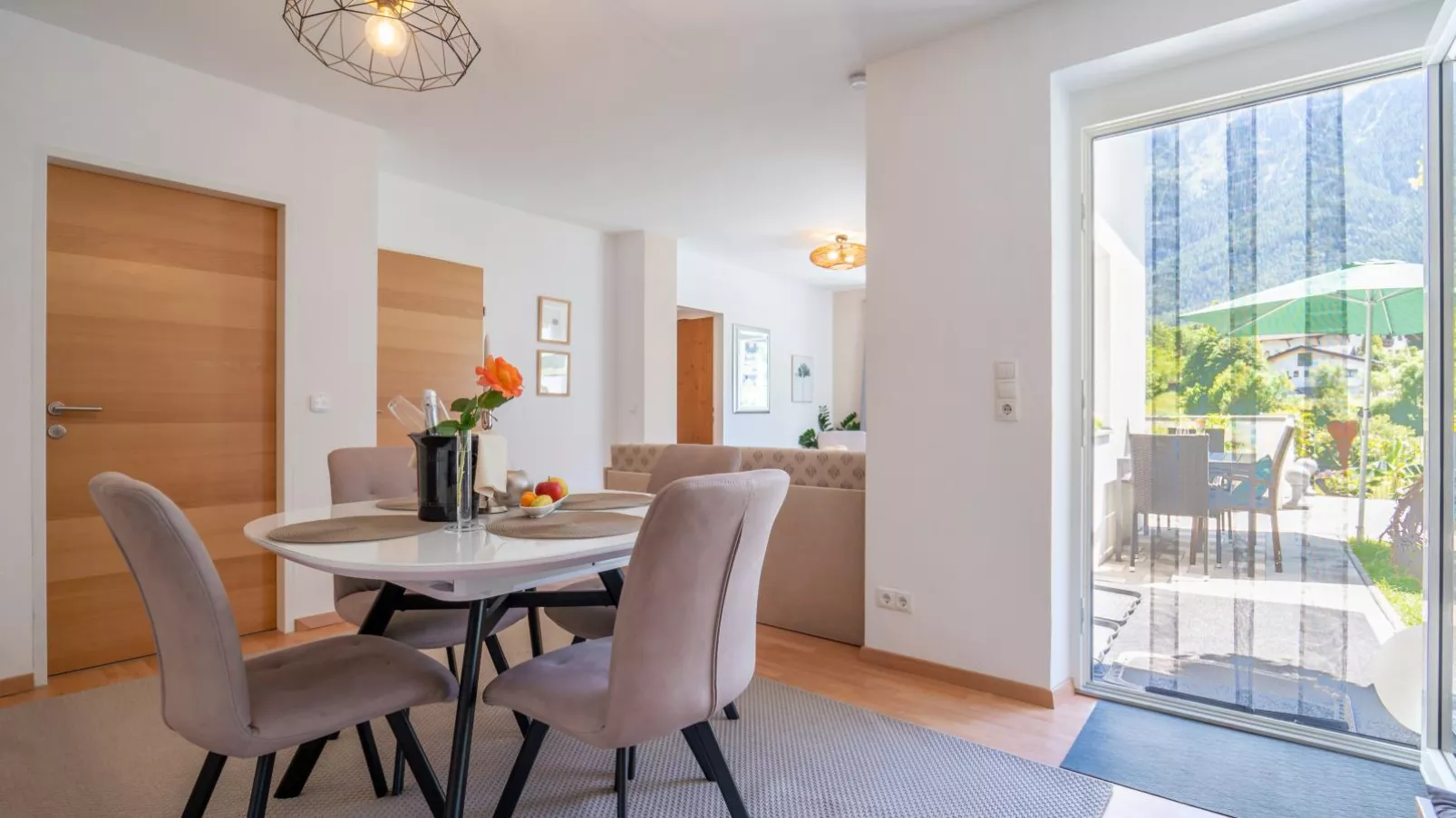 Garden Relax Apart-Dining room
