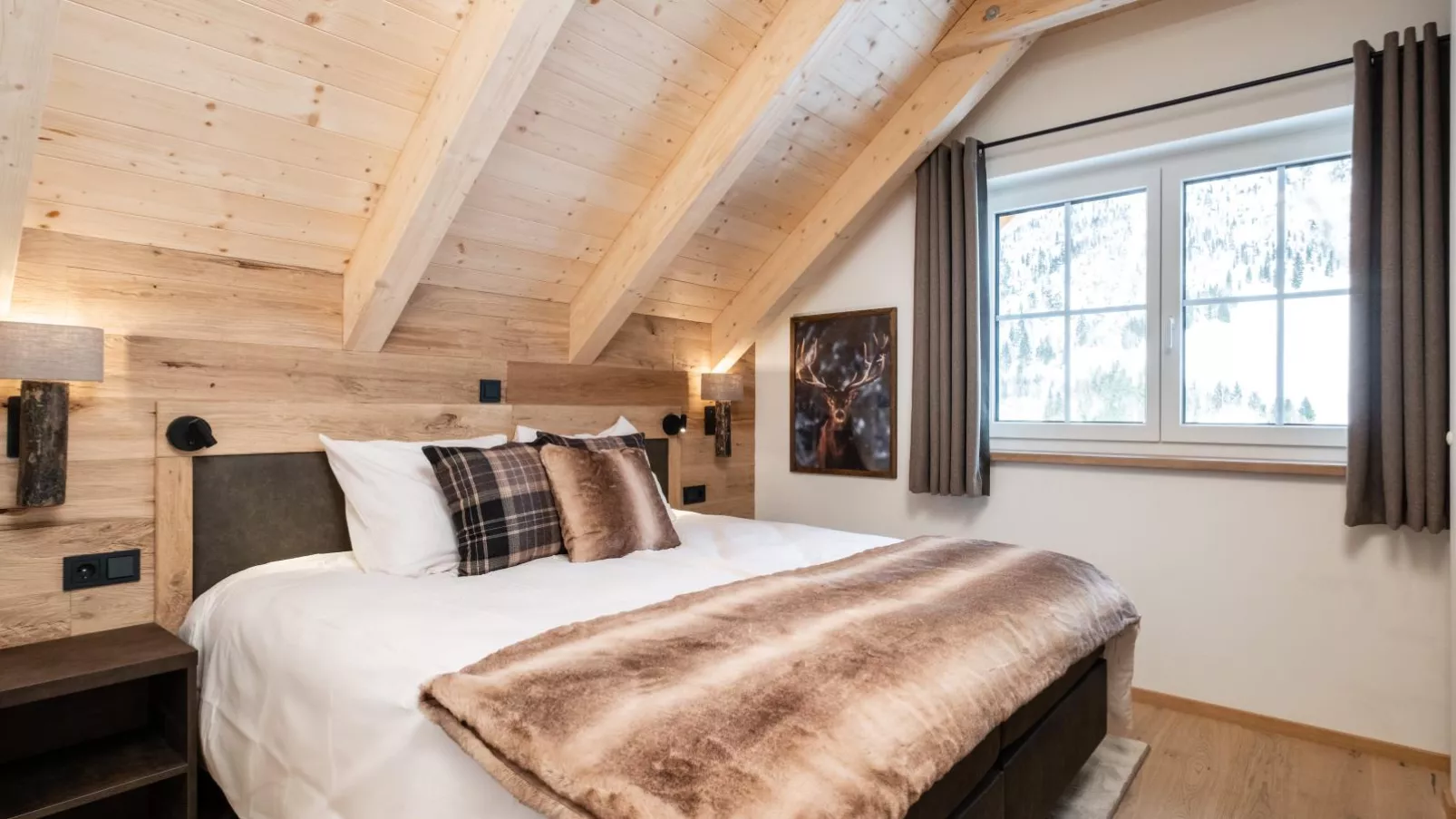 Edelweiss Lodge-Bedroom