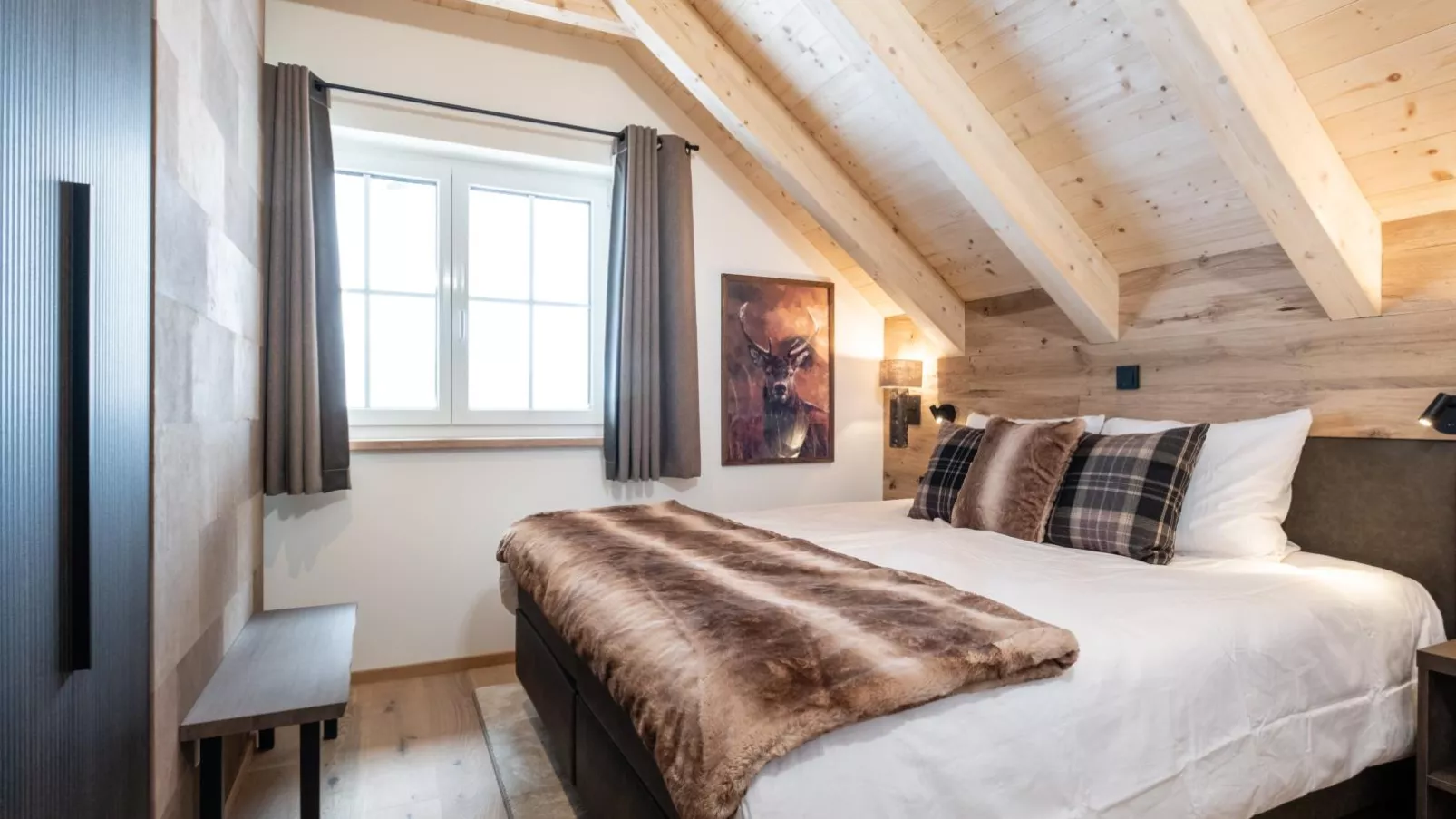 Edelweiss Lodge-Bedroom