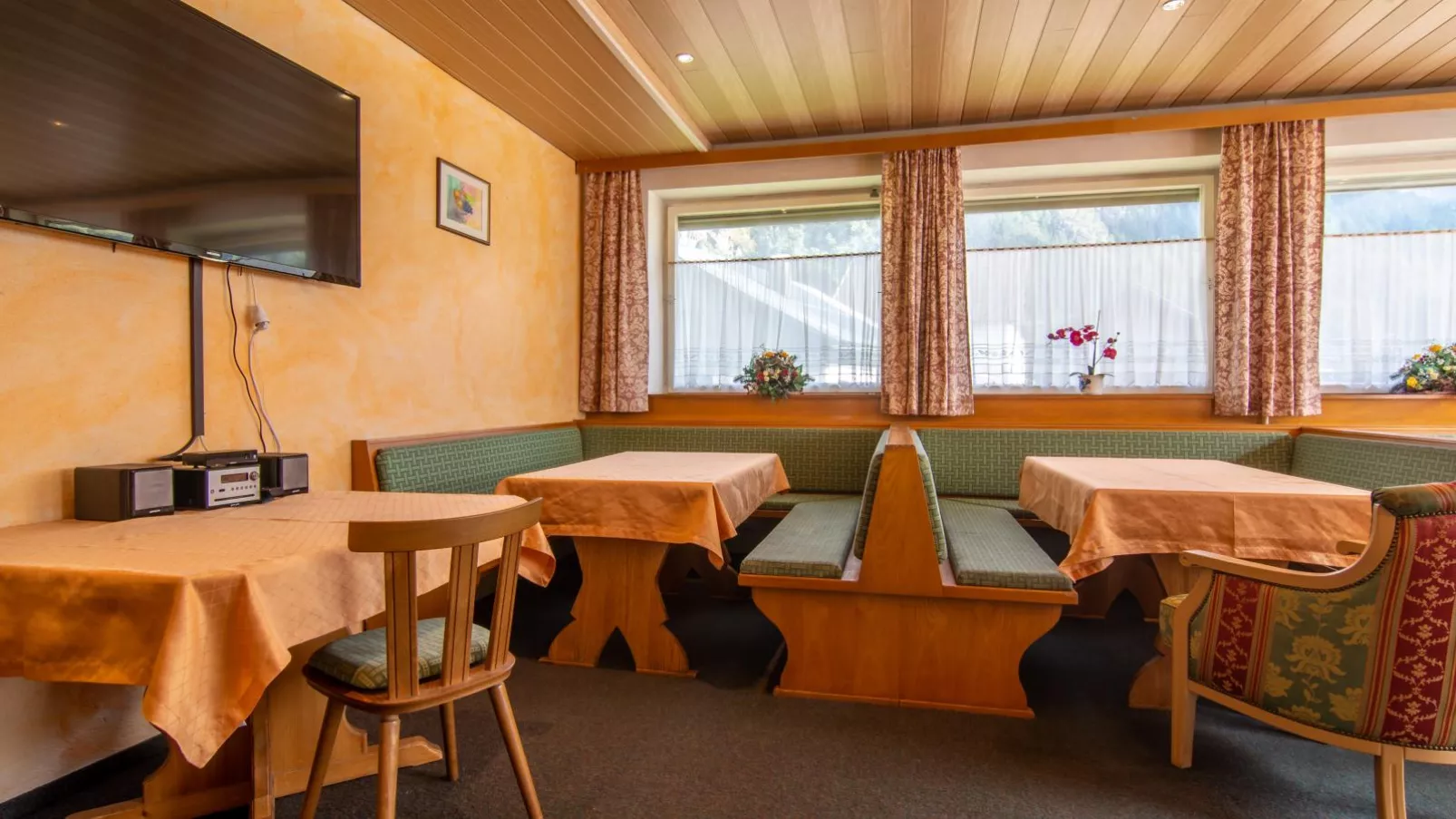 Marina III-Living room