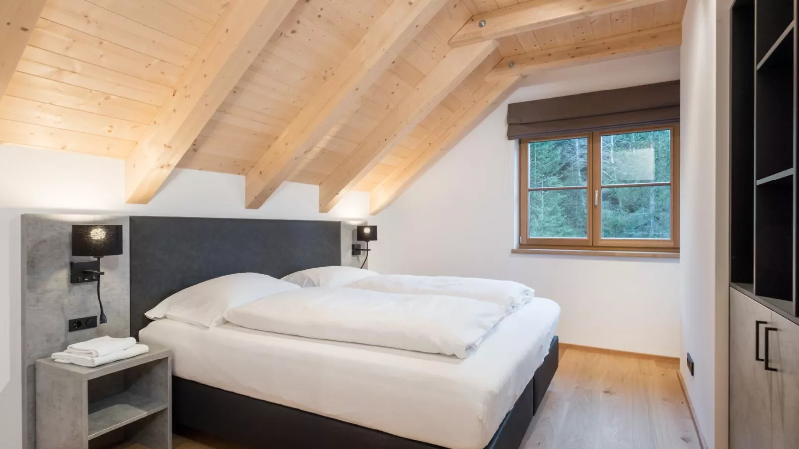 Schletski-Bedroom