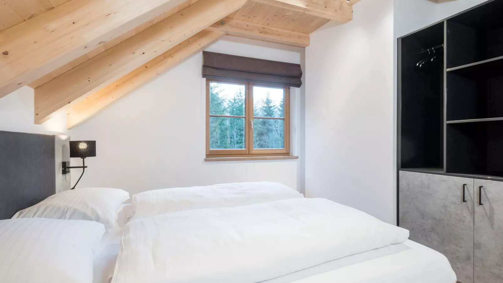 Schletski-Bedroom
