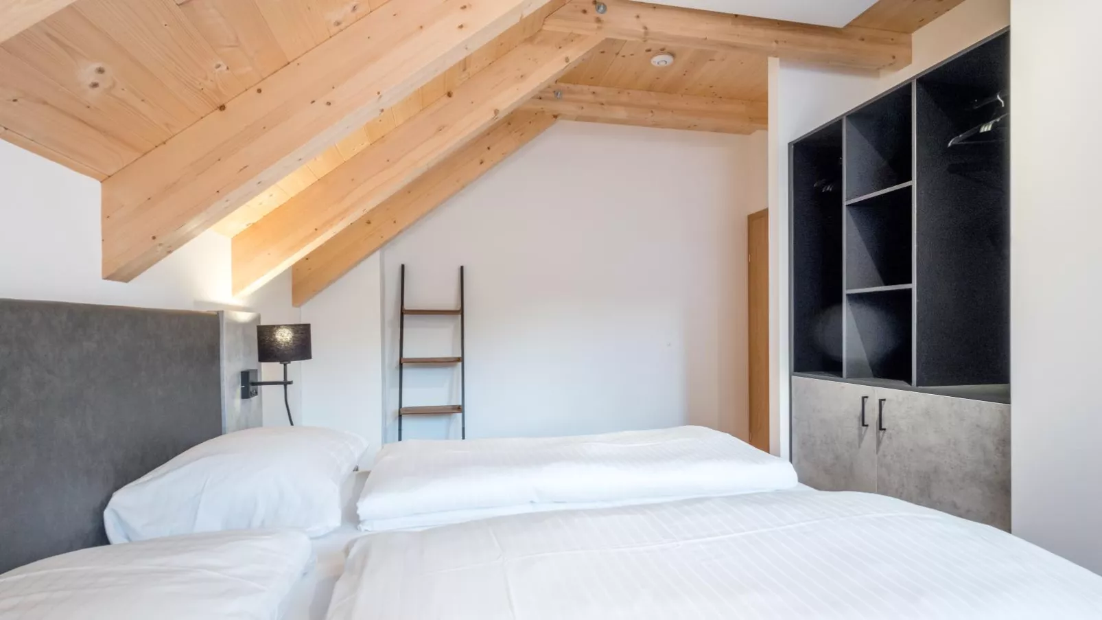 Schletski-Bedroom