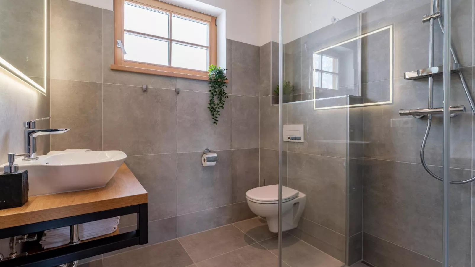 Alpenjoy Lodge-Bathroom