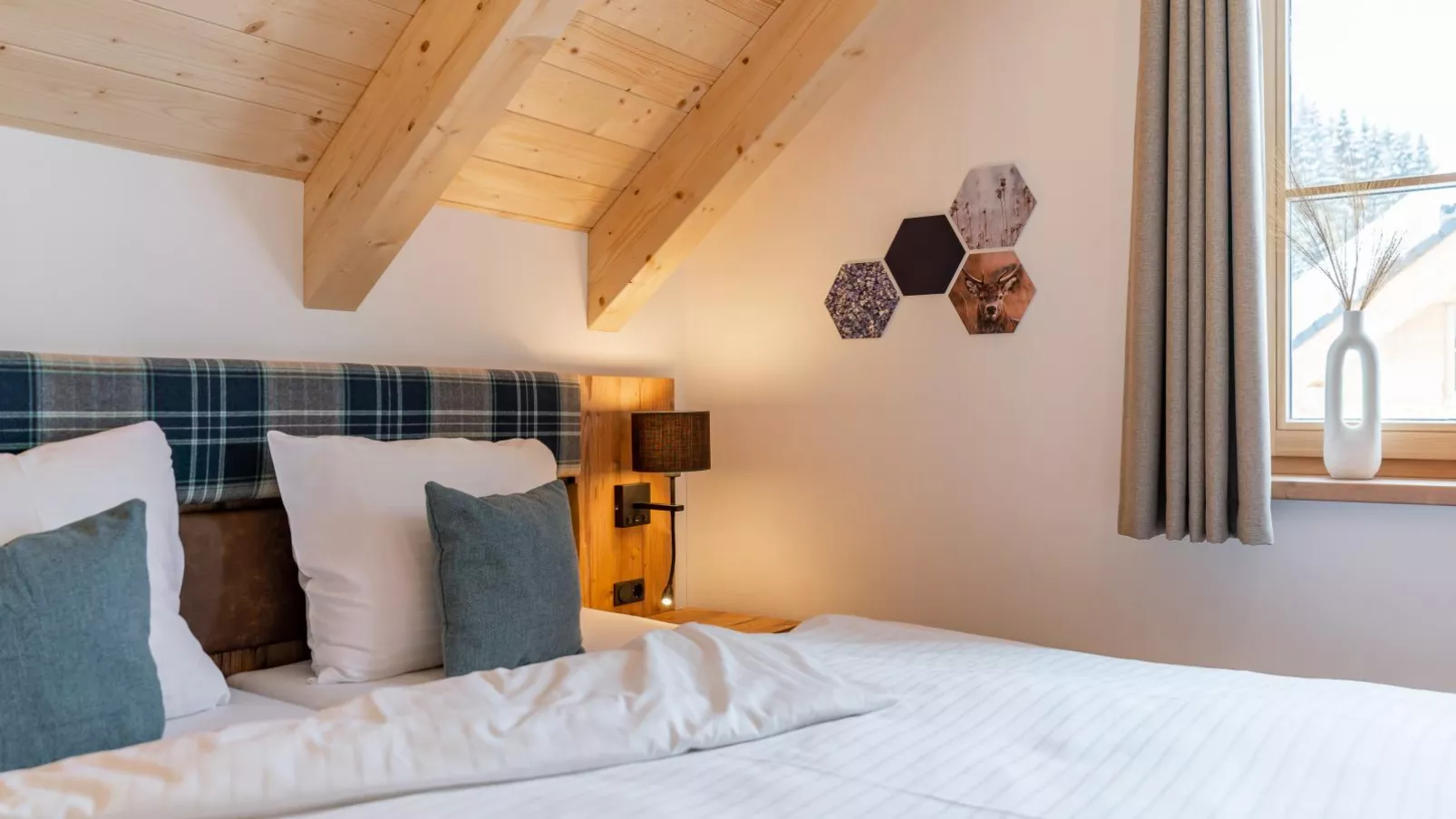 Alpenjoy Lodge-Bedroom