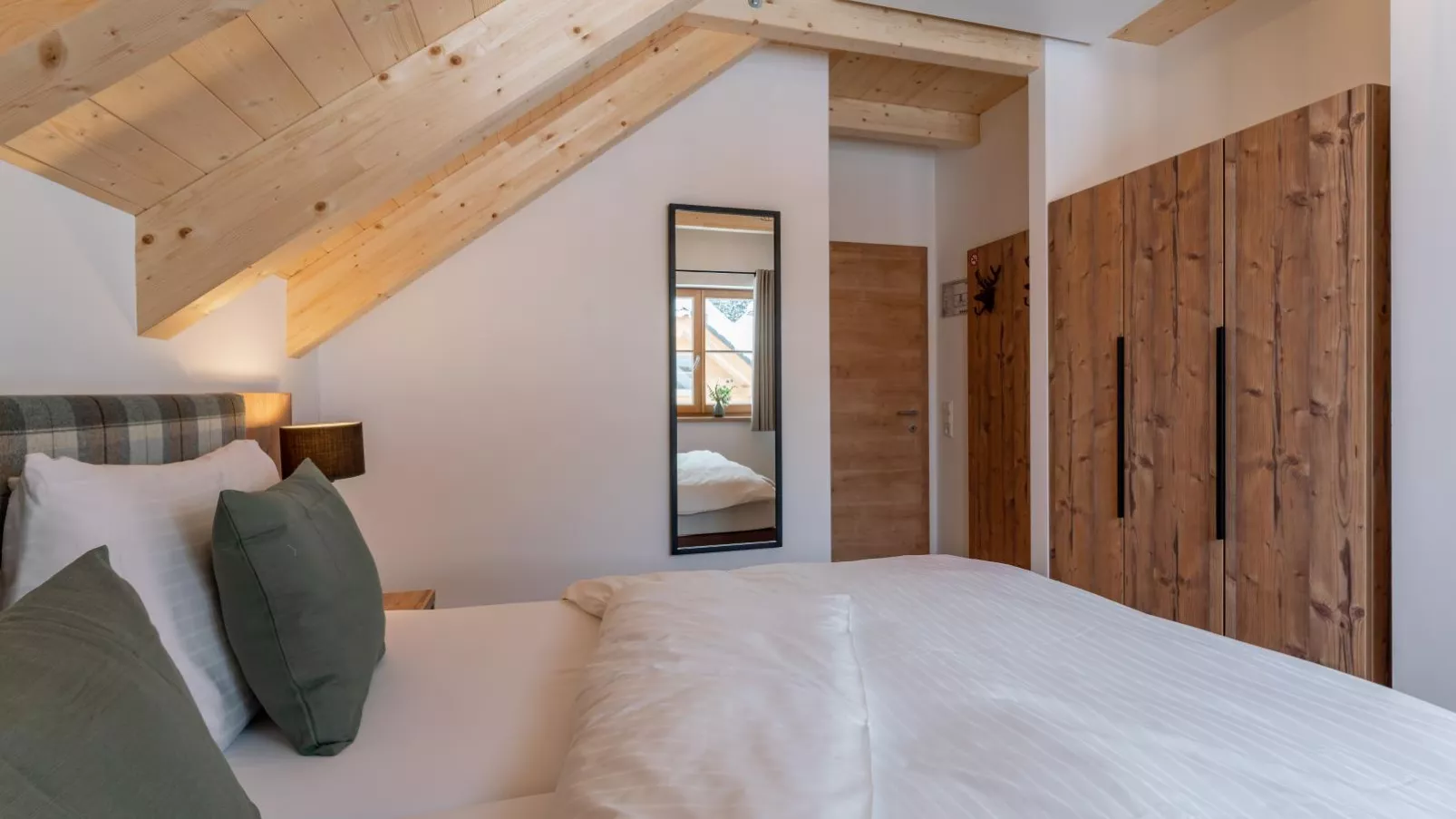 Alpenjoy Lodge-Bedroom