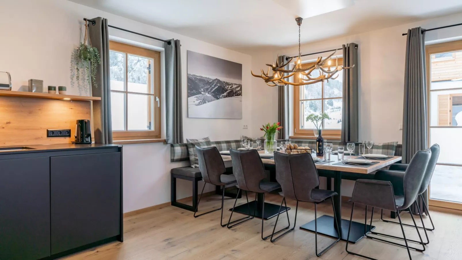 Chalet Pretzel-Dining room